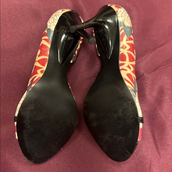 Carlos Santana Open-Toe Heels Red, Pink, Blue with Silver Buckle - Size 8 - Picture 6 of 8